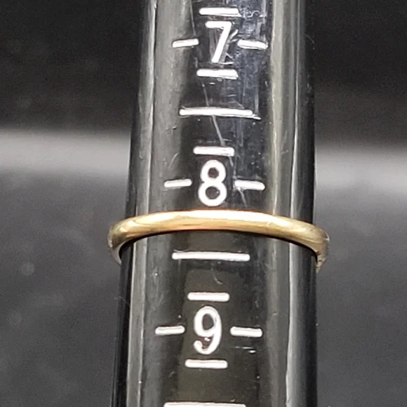 JCM 10KT gold woman's croissant dome ring size 8.25